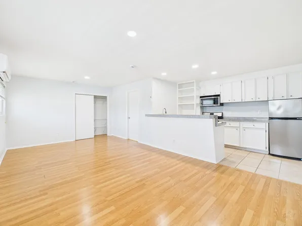 304 E 33rd St APT 26, Austin, TX 78705