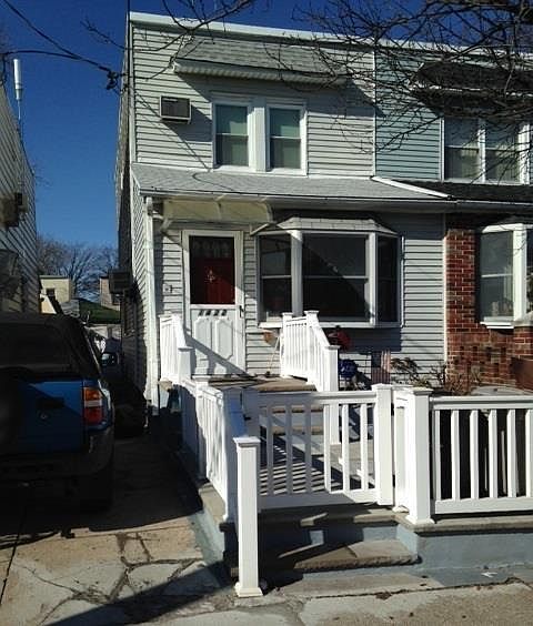 1st image of 1422 E 54th St