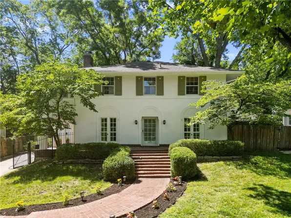 475 E 55th St, Kansas City, MO 64110