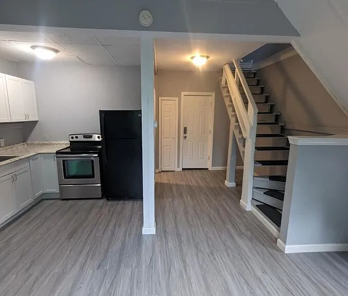 422 Merrimack St #4 — Photo 2