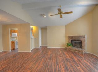 410 W Warrior Trl, Grand Prairie, TX 75052