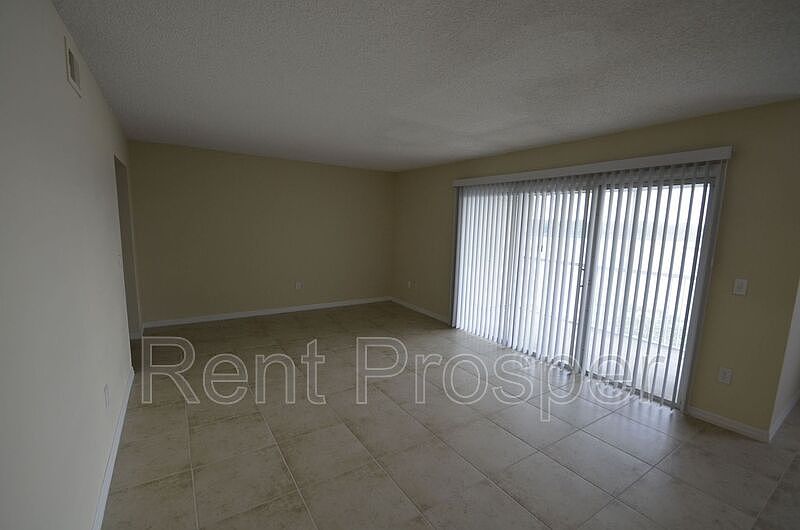 1st image of 4018 Versailles Dr #C