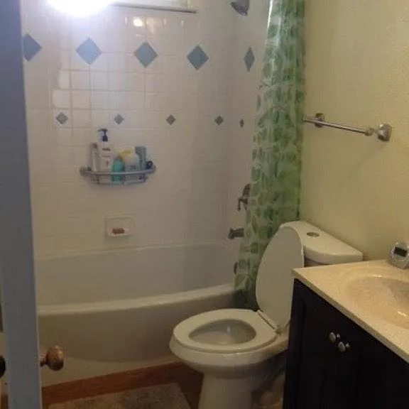 upstairs full bath
