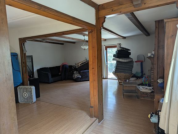 5th image of 2419 Hobbit Ln