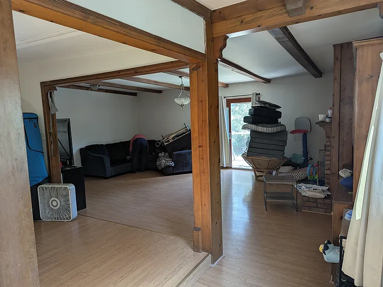 2419 Hobbit Ln — Photo 5