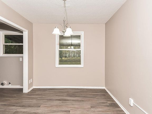 4th image of 1208 W Topeka Dr #1