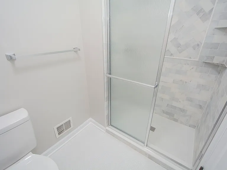 11802 Robindale Rd — Photo 35