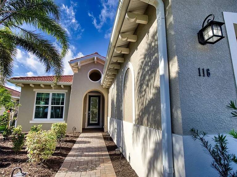 116 Pesaro Dr — Photo 10