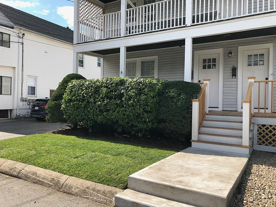 147 Willow St #2