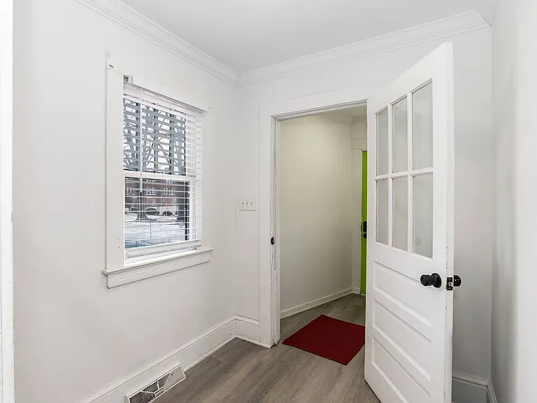 514 E Umstead St — Photo 15