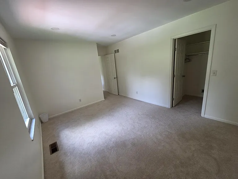 4614 Woodland Dr — Photo 14