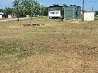 1 Sandhill Ln, Seadrift, TX 77983