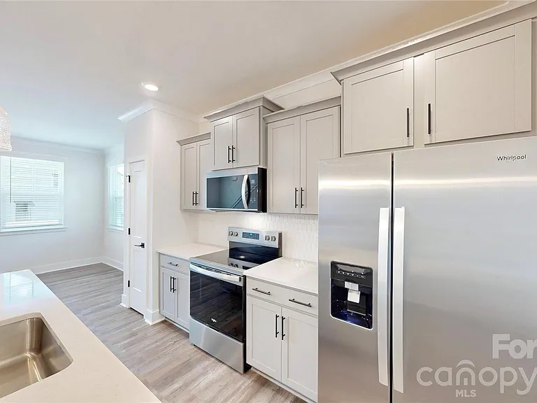3640 Spencer St — Photo 8