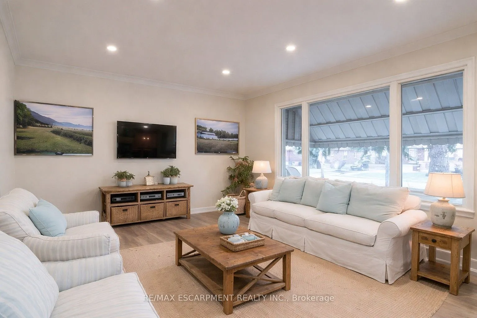 3 bed, $2,250 — Photo 1
