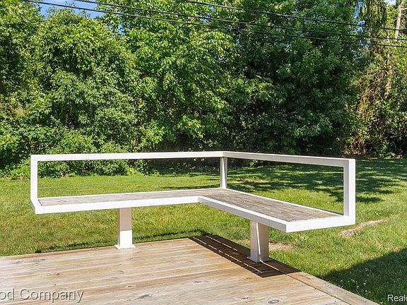 4th image of 3026 Linwood Ct