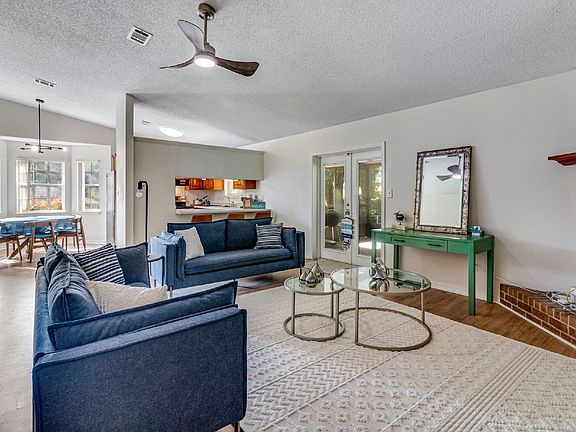 3rd image of 5824 Pebble Ridge Dr
