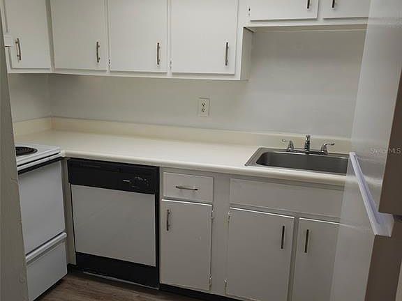 5th image of 551 Flemming Way APT 101