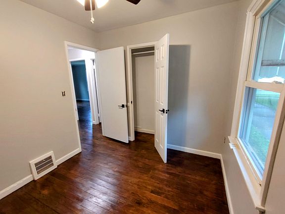 5th image of 806 Central Parkway Ave SE