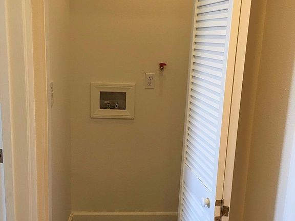 3rd image of 3220 Altura Ave APT 301