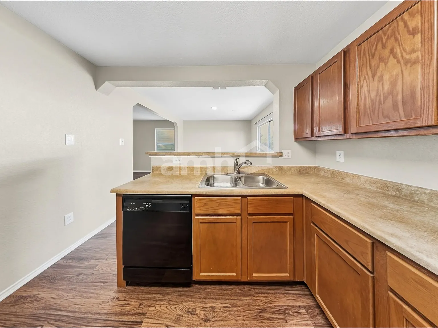3 bed, 2.5 bath, 1812 sqft, $1,745 — Photo 4
