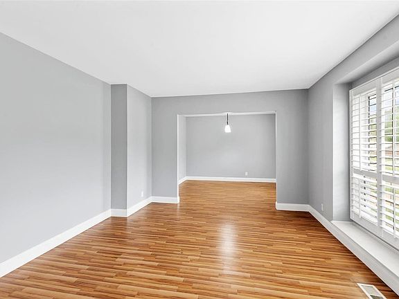 5th image of 11777 Beaverton Dr