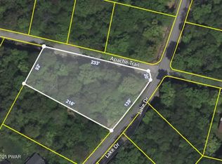 1 E Lake Dr, Gouldsboro, PA 18424