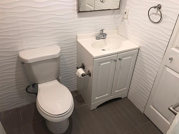 4th image of 651 Lyons Rd APT 10104