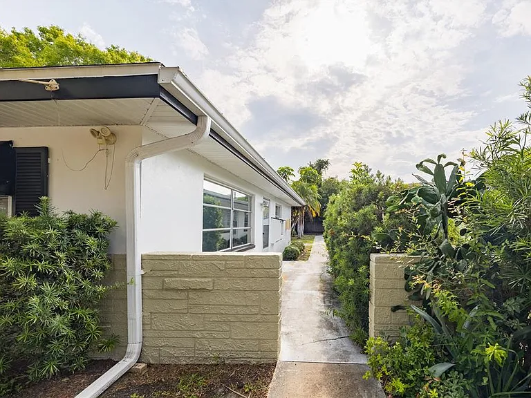 400 S Meteor Ave — Photo 1