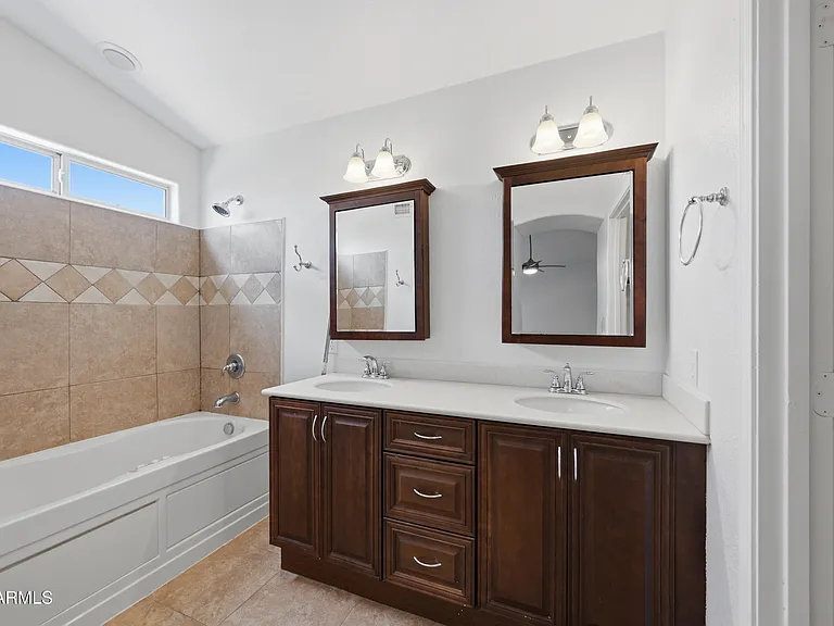 3906 E Kimberly Way — Photo 21