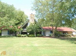 1016 Walt Banks Rd, Peachtree City, GA 30269