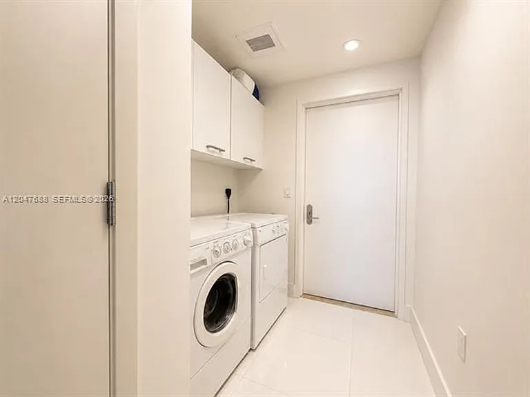 17121 Collins Ave #CU-1602 — Photo 17