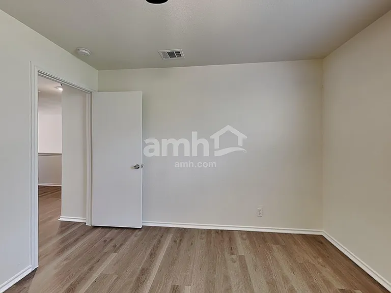 2207 Southeastern Trl — Photo 21