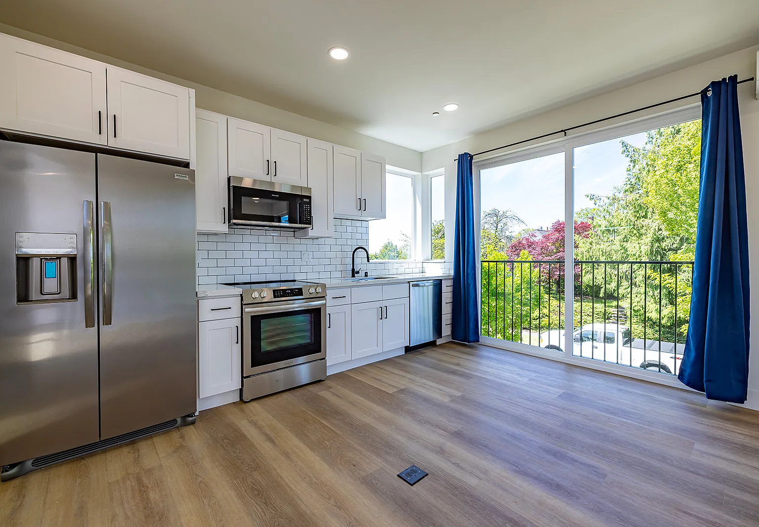 6320A 41st Ave SW — Photo 4