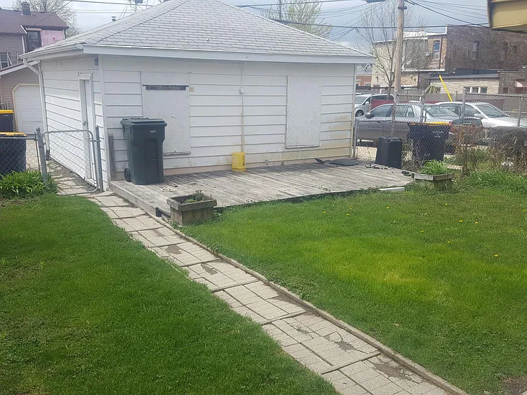 1701 S 71st St — Photo 3