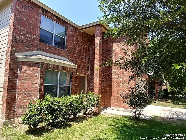 4 bed, 2.5 bath, 2278 sqft, $1,700 — Photo 3