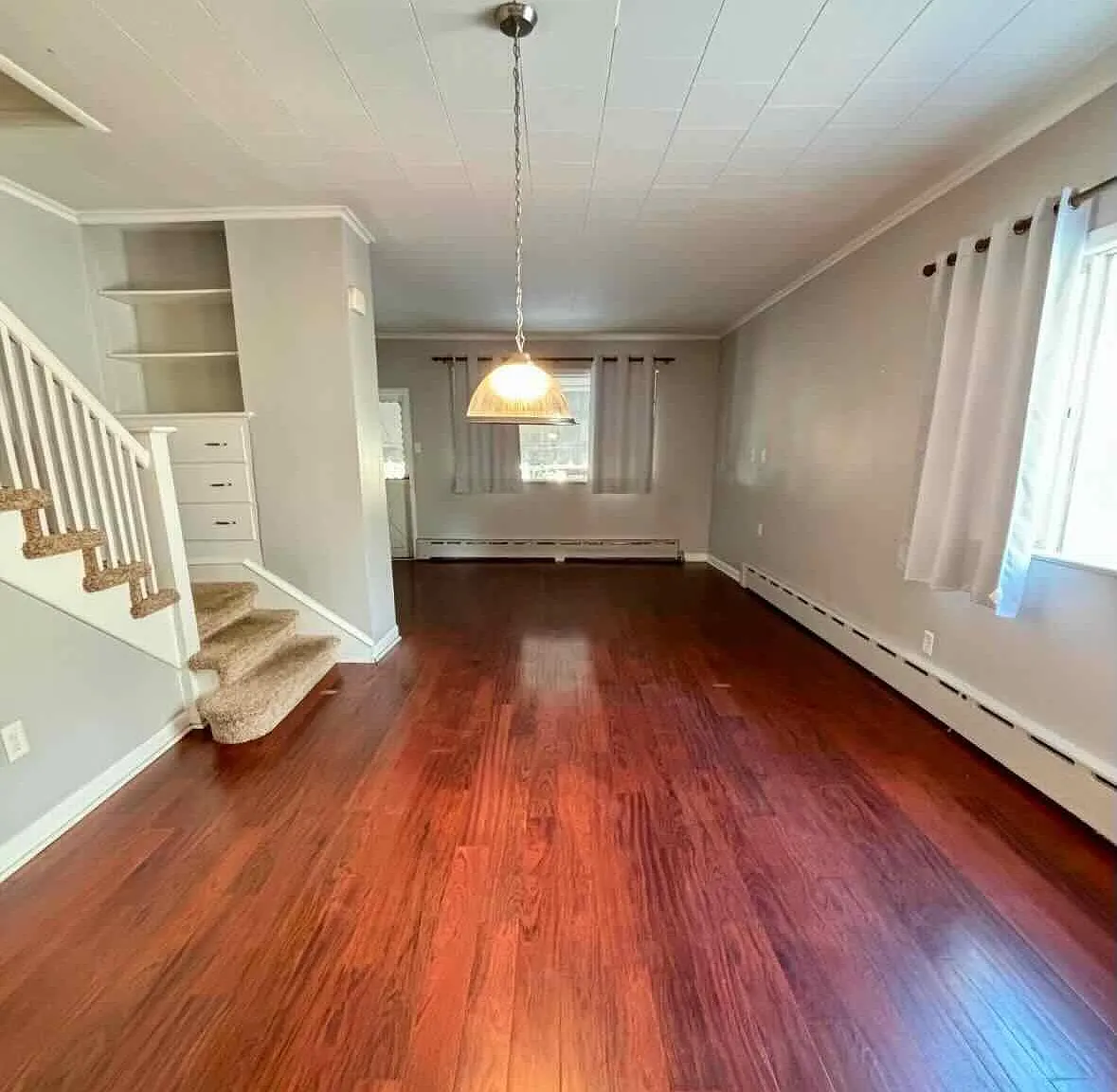 3 bed, 1.0 bath, 1250 sqft, $1,450 — Photo 2