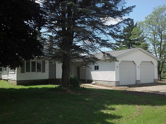 Big Garage 2 large doors