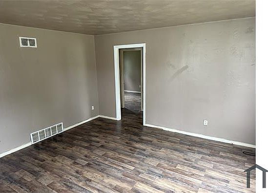 2nd image of 20562 Annchester Rd