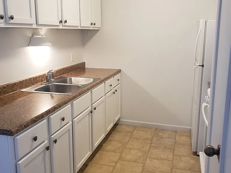 262 W Centralia St #5 — Photo 2