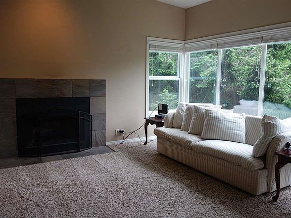 2nd image of 5801 NE Voyage Ave APT 15