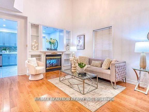 3rd image of 89 English Oak Dr