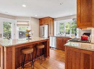 2 Hemlock Rd, Hingham, MA 02043