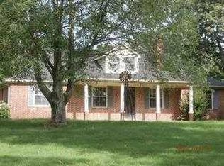 1096 Robinson Shed Rd, Bethel Springs, TN 38315