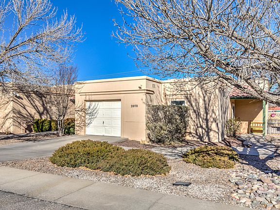 2nd image of 2070 Chateau Dr