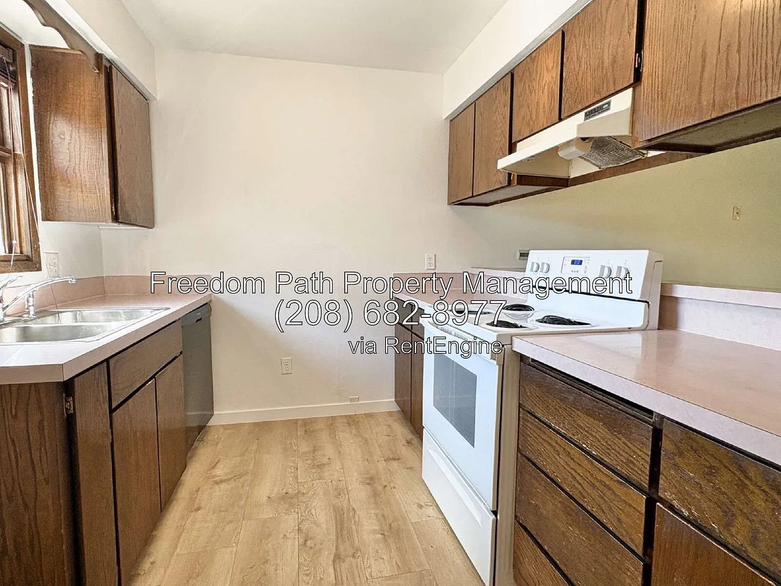 3 bed, 2.0 bath, 1120 sqft, $1,895 — Photo 3