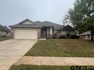 7343 Rockpoint Ln, Tyler, TX 75703