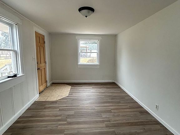 4th image of 3430 Schoolhouse Ln