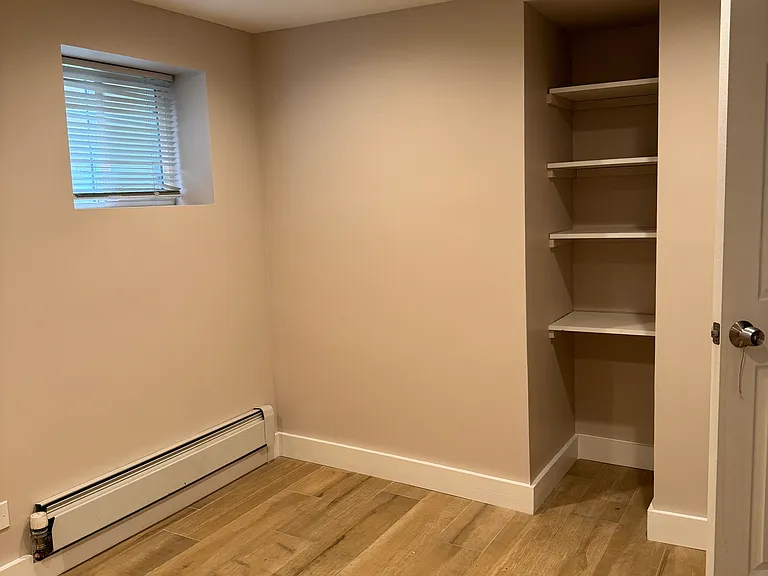 2724 W Rascher Ave — Photo 10
