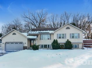 8009 Delano Way, Inver Grove Heights, MN 55076