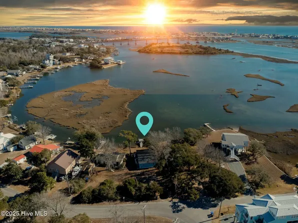 626 Little Kinston Road, Surf City, NC 28445